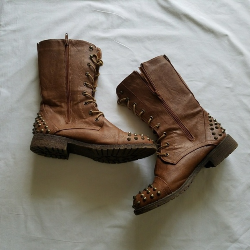 Nature breeze spiked combat boots